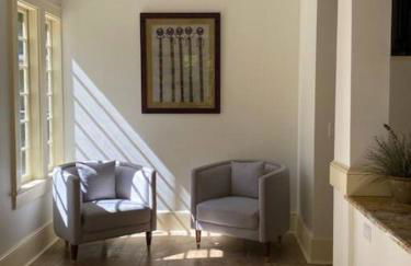 The Gator Manor – 6 Bedrooms Walk to UF / Stadium - Foto 16