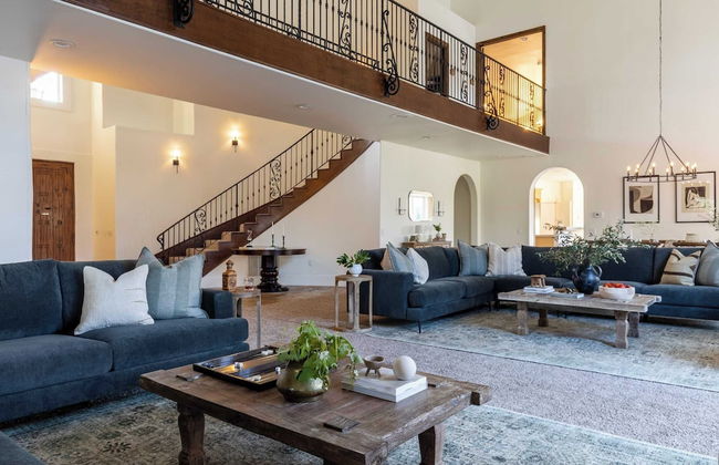 Wilson Creek Manor By Avantstay Sleeps 10! Amazing Estate w/ Pool & Game Room - Photo 9