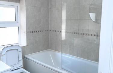 Spacious 4Bedroom - 10mins to London Bridge with Parking & Garden - Foto 37