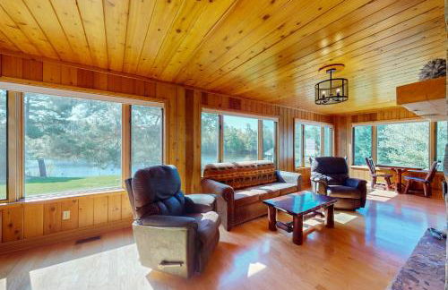 The 19th Hole Lakeside - Photo 11