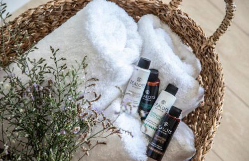 IKIES 3 Modern Eco-Friendly Private Seaview SIGNATURE Villas with a Pool - Foto 44