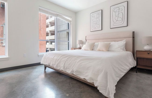 275 On The Park - Senate Apartments By Barsala - Photo 3