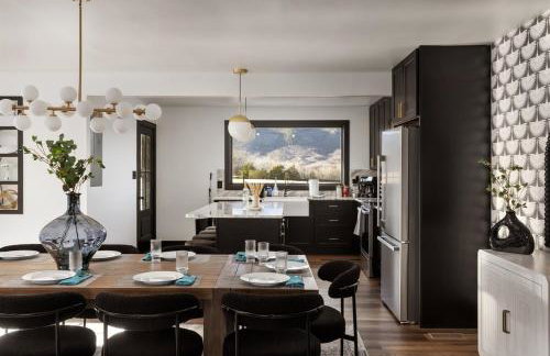 Luxe, Mountain VIEWS, Sauna, HotTub, Pups - Foto 50