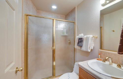 Deck and Beach Access Lake Tahoe Shoreside Retreat! - Foto 26