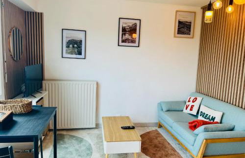 E&Y - Gare SNCF - Cité Congrès - Centre - Parking - Foto 6