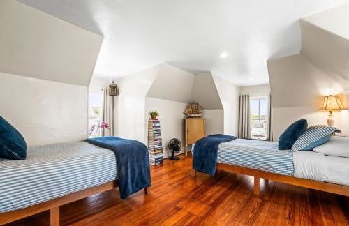 Historic Home and Cottage with Seaport View - Foto 5