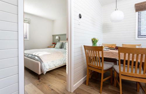 Sandmartin Lodge a lakeshore haven at Pine Lake Resort - Foto 31