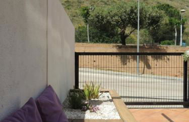 ACOGEDOR ADOSADO entre mar y montaña - Foto 35