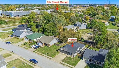 Easy E-0 3 MI Walk to DT & Momentary - Foto 2