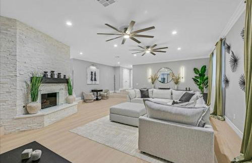 Luxury 5BR Retreat Pool Hot Tub Gym 7000sqf - Foto 7