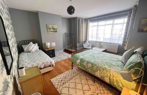 Spacious Semi-detached Southsea House, Free Parking On Drive - Photo 21