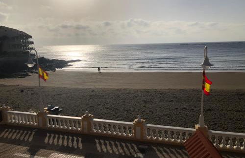 Espectacular en primera línea de la playa - Foto 40