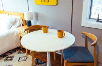 Modern Tiny House with hot tub & river near Stowe - Foto 13