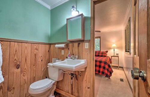 Serene Sky Valley Family Chalet with Fireplace - Foto 29