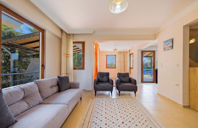 Talia deniz manzaralı 4 odalı lüks Villa - Foto 17