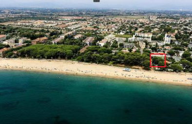 Superb Seafront Villa - Photo 24