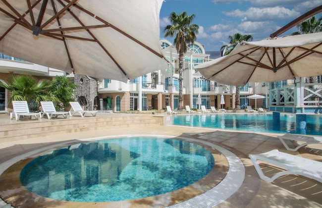 Seahorse Deluxe Hotel - Photo 27