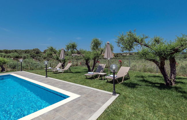 Villa Guinevere-with Private Pool - Photo 12