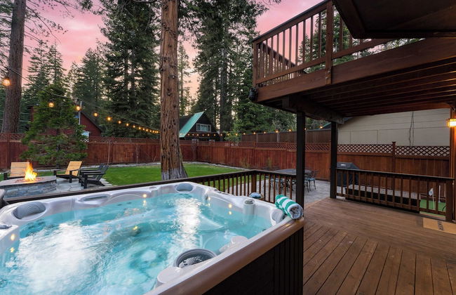 Washoe Chalet by Avantstay Game Room, Hot Tub, Putting Green & Fire Pit - Foto 40