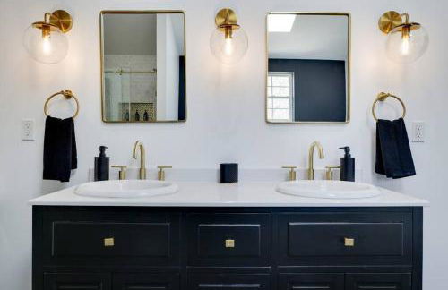 Luxe Lrg Pocono House for 18 Hot Tub/Gameroom/Pool - Foto 23