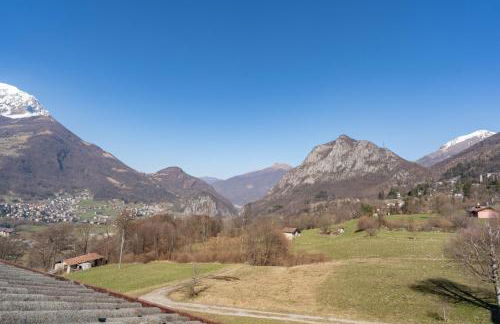 Spacious mountain view attic apartment - Foto 3