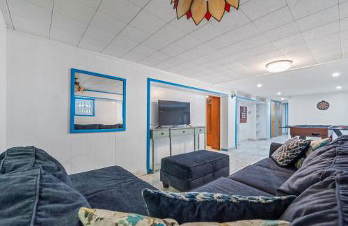 Oversized Family Beach Block Duplex with Game Room - Foto 47