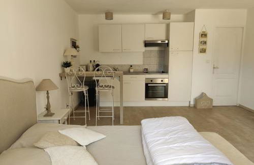 Studio évasion - SPA, Mer et Calanques - Foto 3