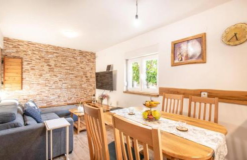 2 Bedroom Lovely Apartment In Donje Rastane - Foto 3