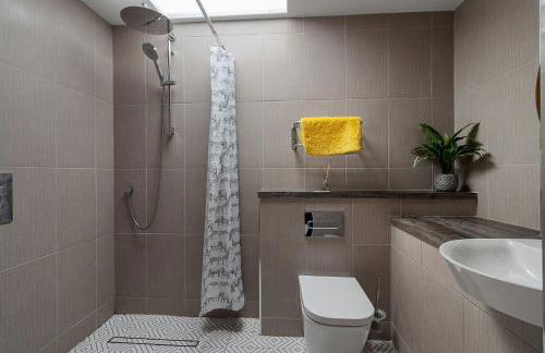 Seaside Rendezvous - Sleeps 7, Sea Views & Parking - Foto 39