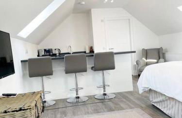 Cosy Country Modern Studio with Patio Space. - Photo 2