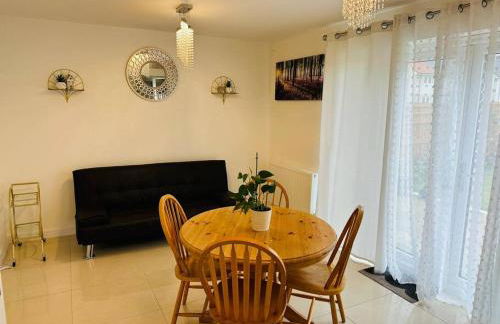 5 Bedroom detached House near Edinburgh Airport, City center and Murrayfield Stadium - Photo 17