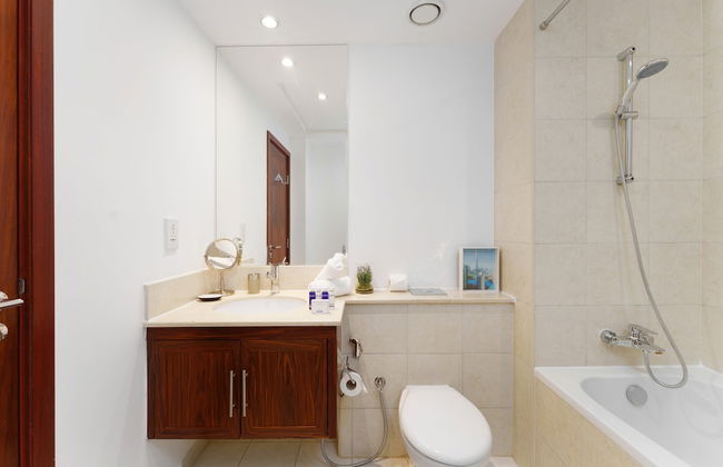 Maison Privee - Exclusive Apt w/ Direct Burj Khalifa Views - Photo 22