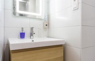 D&E - PARIS-DISNEY - HOLIDAYS APARTMENT - APPARTEMENT DE VACANCES - 5 CHAMBRES- 5 SDB - 5 BEDROOMS - 5 BATHROOMS - Netflix - Foto 18