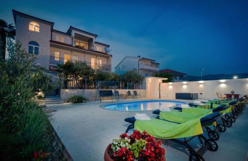 Apartments Katarina with swimming pool - Photo 3