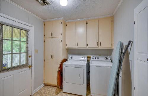 Spacious Downtown Montgomery Home with Yard, Patio! - Foto 26