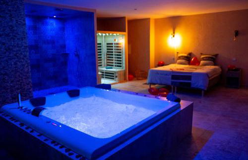LE LOFT A BULLES (85m2 Jacuzzi Hammam Billiard Bar Douche Sauna) - Foto 18
