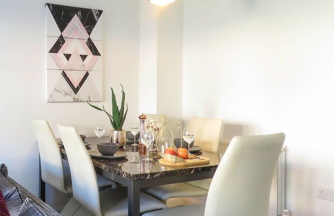 Tudors eSuites Birmingham House with Private Garden Free Parking - Foto 1