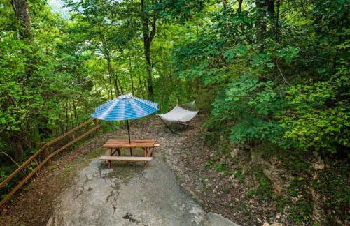 Hot Tub & WiFi - Romantic Hideaway - Foto 8