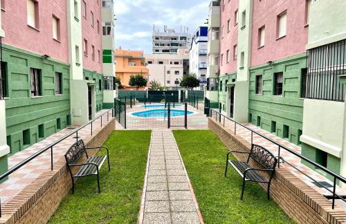 GATU Villa Sol, junto a la playa , piscina, 2 baños, aire cc, terraza, " Preferente mayores de 21 años y familias " - Foto 25