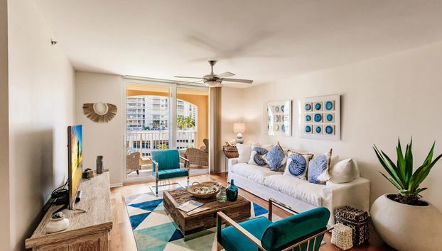 Uhost AI 3BR Condo Stunning Water Views - Foto 4, Habitación