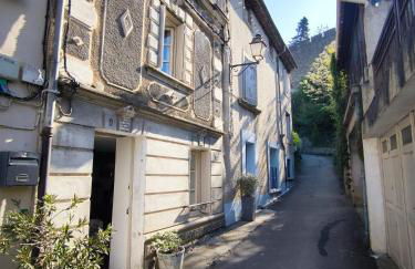 Maison des Remparts nichée sous la Cité - Photo 1