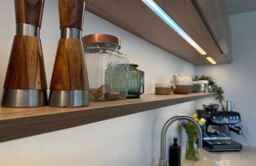 Still Waters - Luxury Lakeside Retreat with Hot Tub - Photo 27