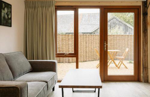 2 Henham Barns - Photo 2