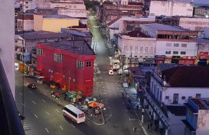 Riverfront Retreat Prime Location Apartment with Stunning Views of the RioNegro - Foto 9