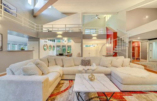 7 Mi to Skiing Lake George Home with Large Patio - Foto 5