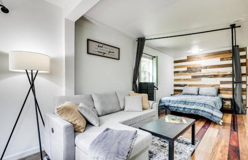 Tiny Woodland Cottage Retreat with Yard in Pelkie - Foto 5