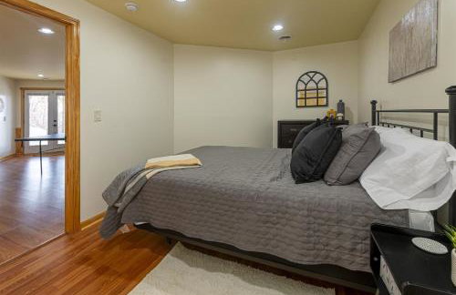 3BR Home w Hot Tub & Sunset Views Near SIUC - Foto 28