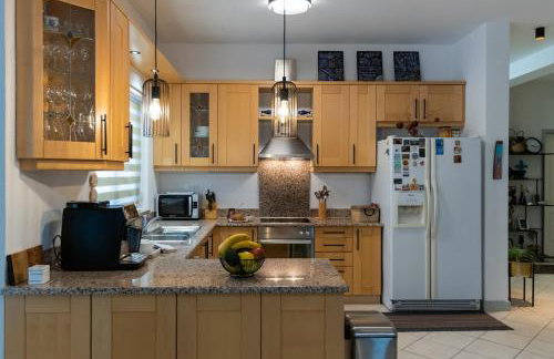 Villa Botanica - Lush Garden and Pool Oasis - Foto 11