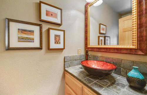 Close to Ski Slopes Tahoe Ski Chalet with Fireplace - Foto 12