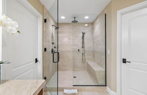 Oceanview Luxe Retreat with Rooftop - Foto 15